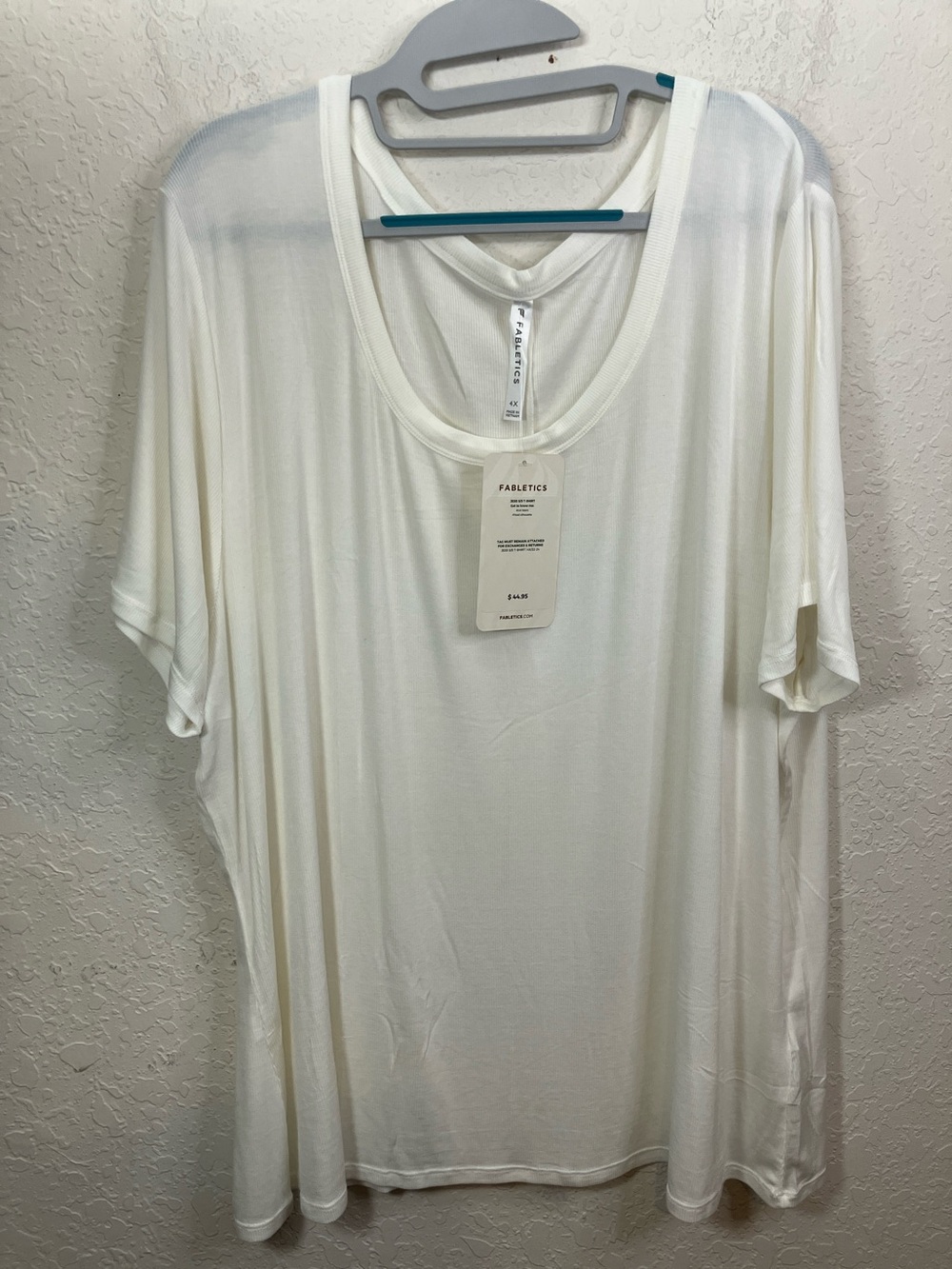 Fabletics Women's Cream Short Sleeve Scoop Neck Tee